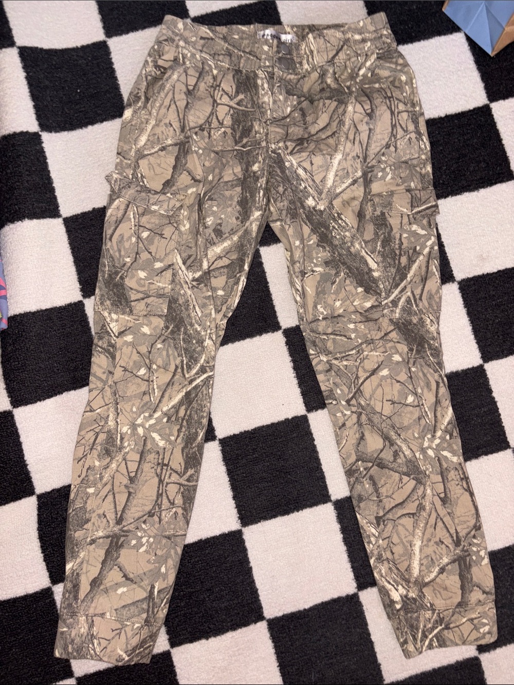 Camo cargo joggers - like new.